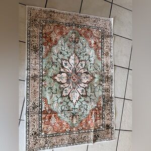 Elegant Green and Tan Floral Rug - Unbranded